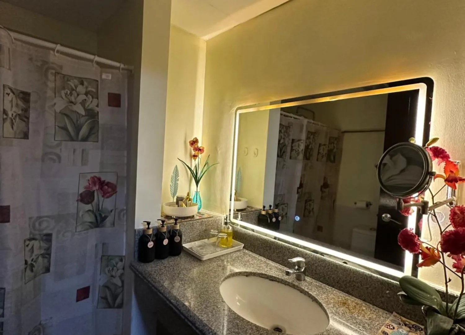 Spring Summerlove Apartment Manila